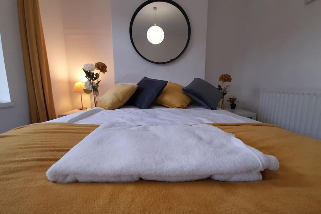 Spacious 4 Bedroom, Free Netflix, Central Location Кардіфф Екстер'єр фото